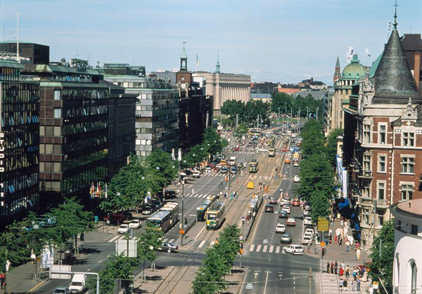 http://www.allcountries.org/photos/finland/view_of_a_central_avenue_helsinki_finland_photo_finland_tourist_board.jpg