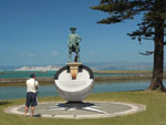 Captain Cook statue, Gisborne, New Zealand photo