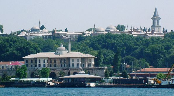 Topkapi palace, Istanbul, Turkey photo